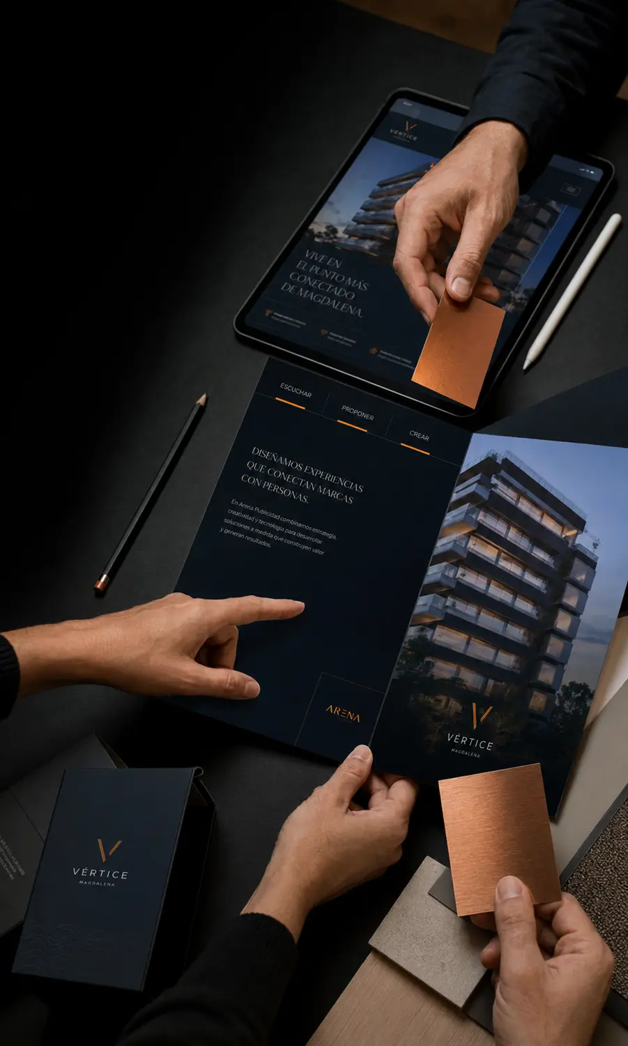 Revisión conjunta de un proyecto de diseño y marketing inmobiliario